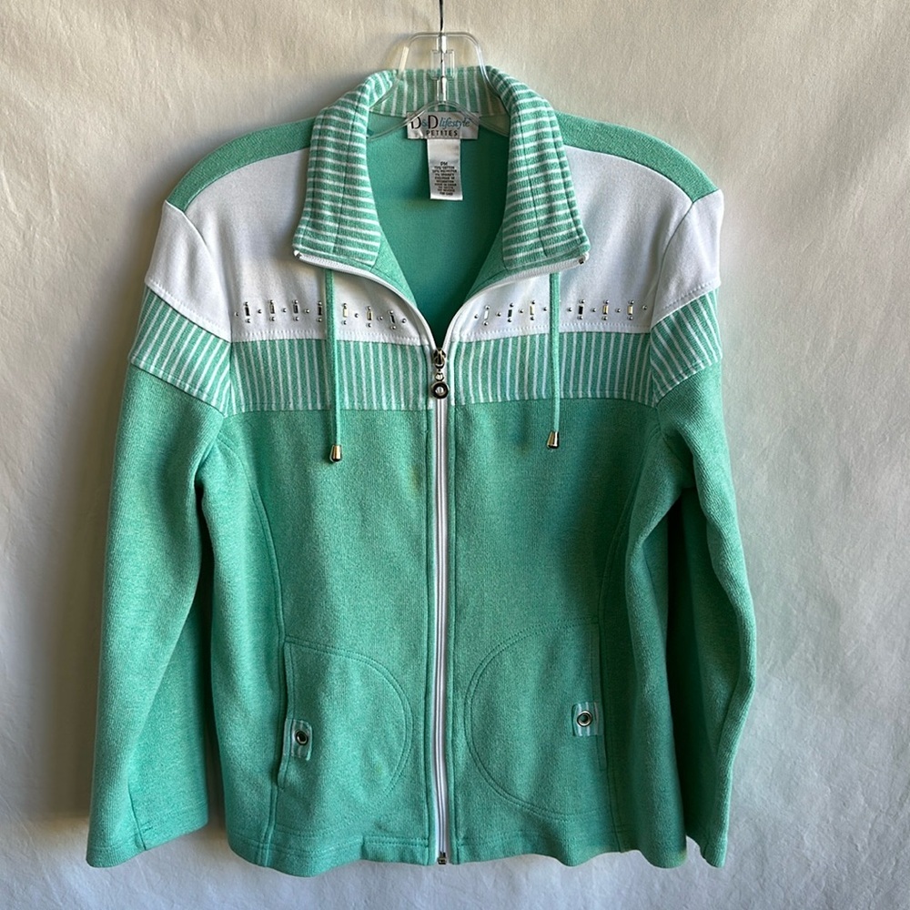 D & D (Draper’s & Damon’s) Lifestyle light green & white zip-up jacket, size PM
